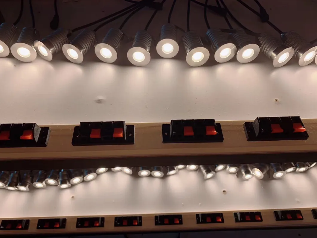 LED 계단 조명 IP67 1W 실버 95lm/W 보도 도로 정원 산책로 계단 통로 2